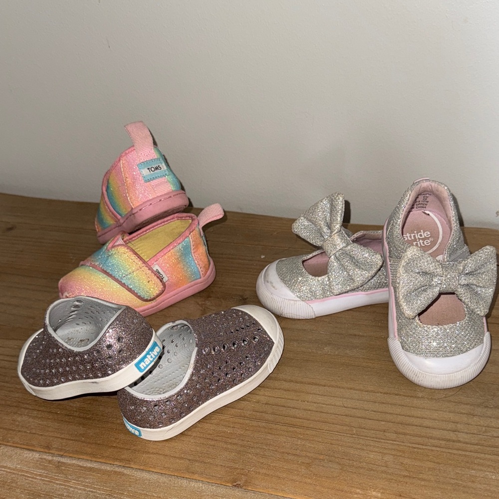 Toddler Infant Size 4 GLITTER shoe bundle lot - Native, Toms, Stride Rite
